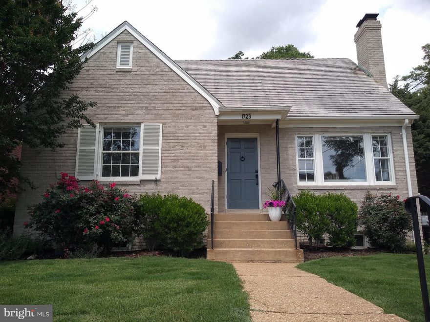 Charming Cape Cod in the North-Ridge area of Alexandria City, walkable to retail and a fast drive to downtown DC. Beautifully furnished rental with designer colors , hardwood flooring throughout. Open floor plan living and dining room, leading to a high-end kitchen. Dining room and kitchen overlook a beautiful sunroom with expansive garden views, and a door to the garden. Two bedrooms and a full bath on the first floor. Upstairs features two bedrooms and full bath, including a Master suite with his and her walk-in closets. Basement is open and bright, with a rear entrance, Washer/dryer, utility sink and a powder room. Garden is landscaped. Driveway has room for two to three cars. Only 10 minutes to the Washington Monument from this location.