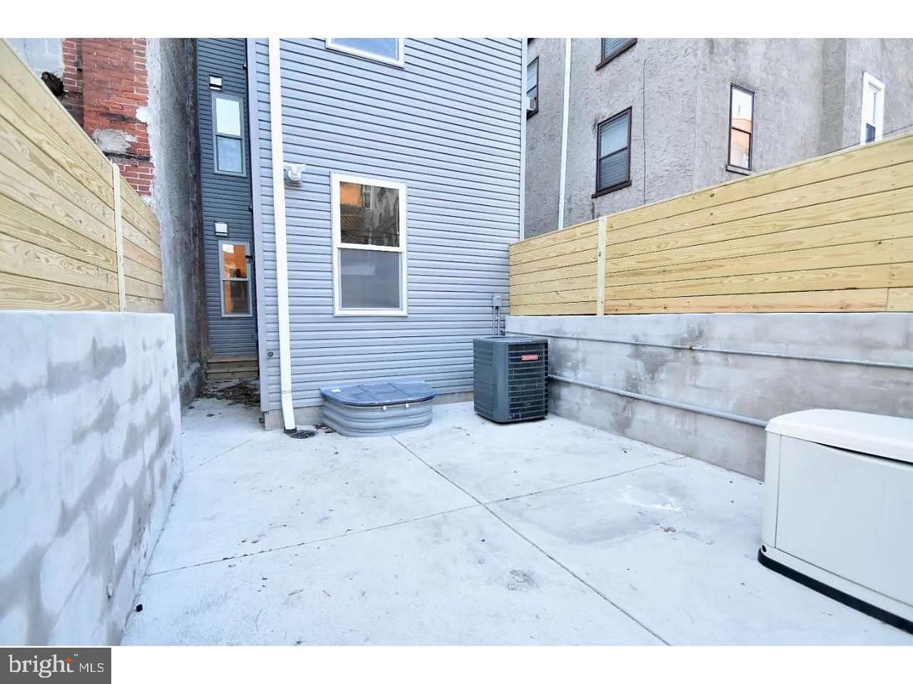 SOUTH KENSINGTON - Residential Income