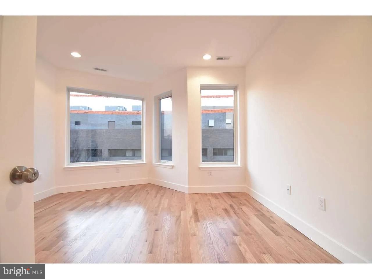 SOUTH KENSINGTON - Residential Income