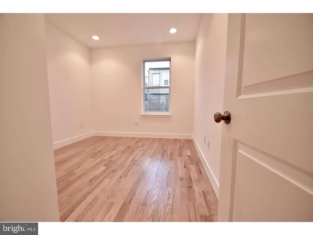 SOUTH KENSINGTON - Residential Income