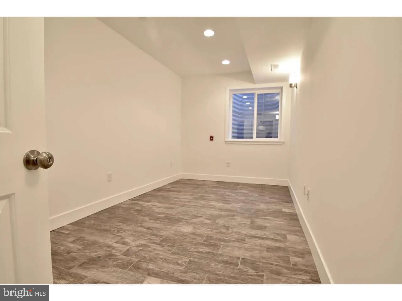 SOUTH KENSINGTON - Residential Income