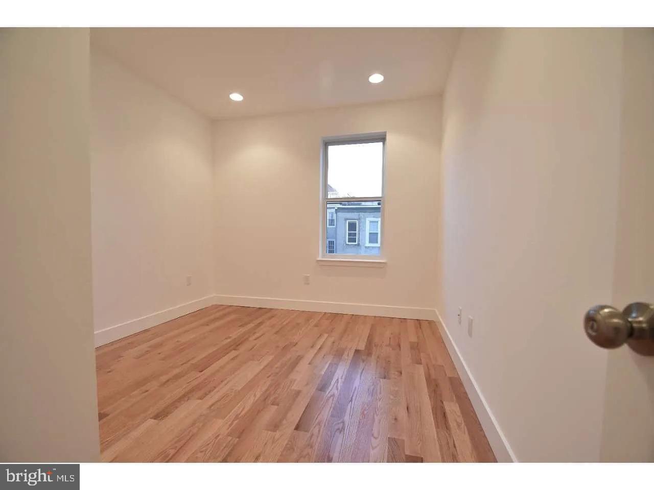 SOUTH KENSINGTON - Residential Income