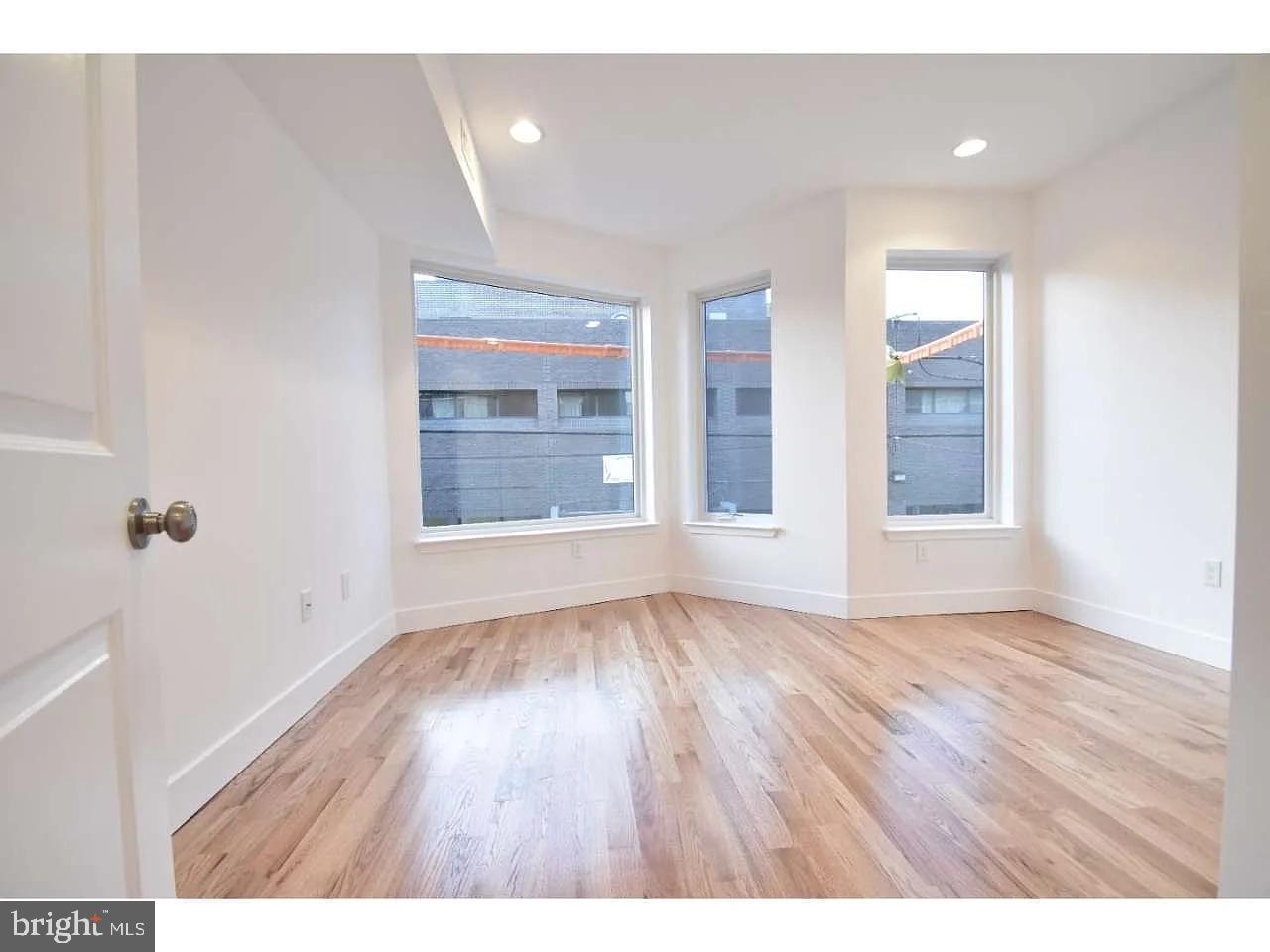 SOUTH KENSINGTON - Residential Income