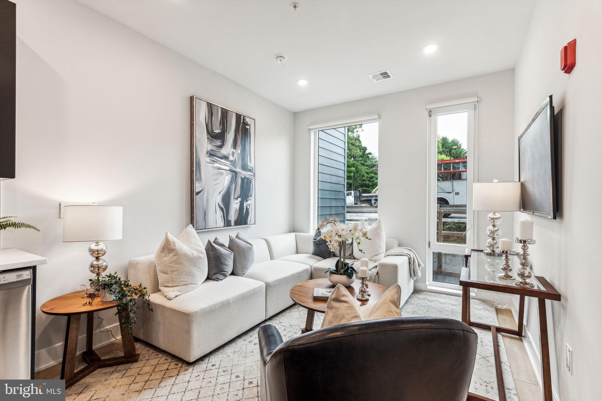 ROXBOROUGH - Residential Lease