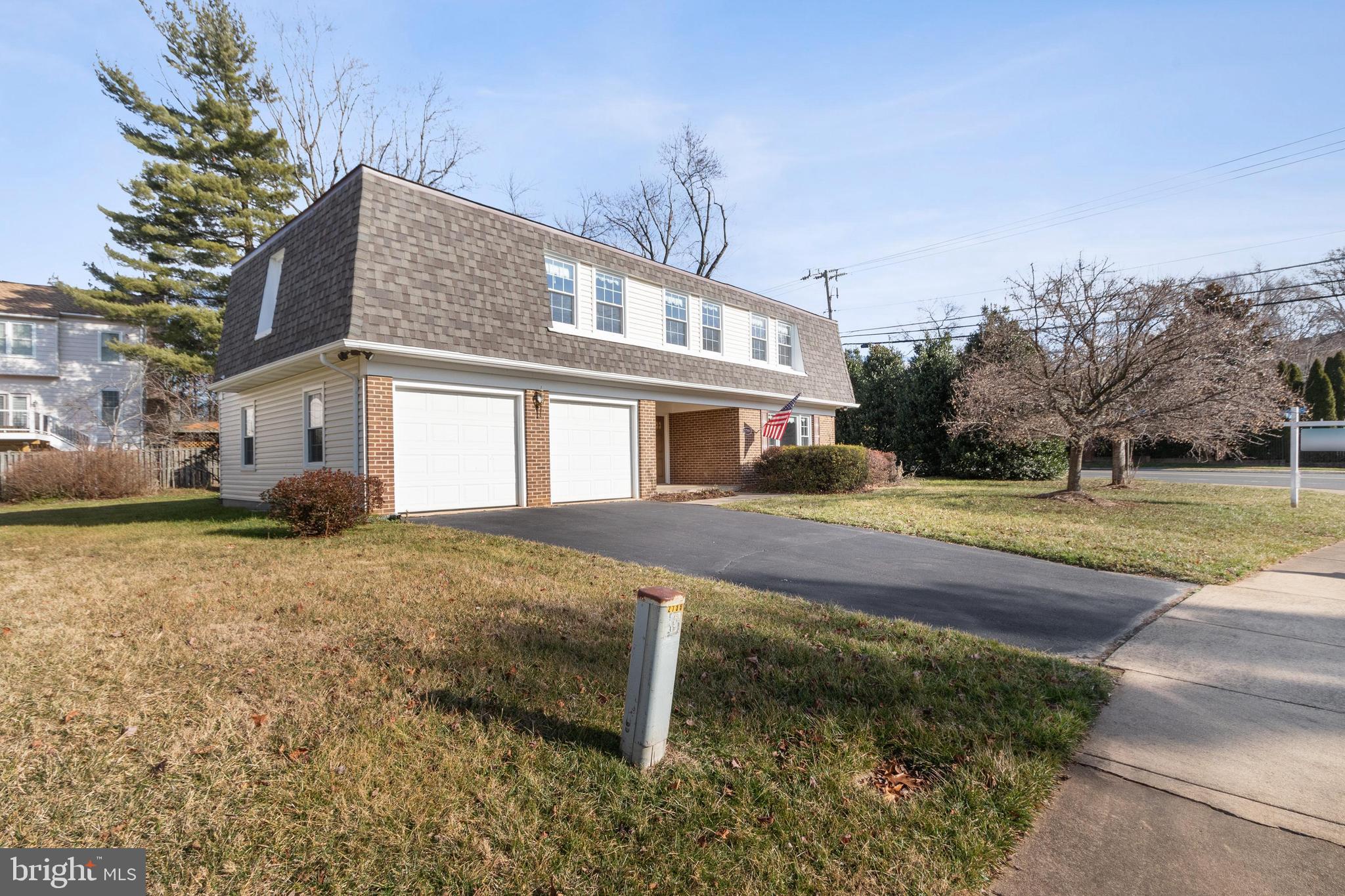 OAK MANOR - Residential