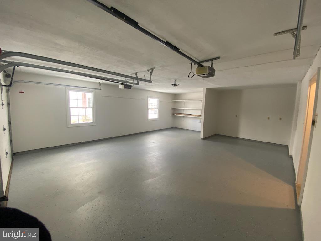 OAK MANOR - Residential