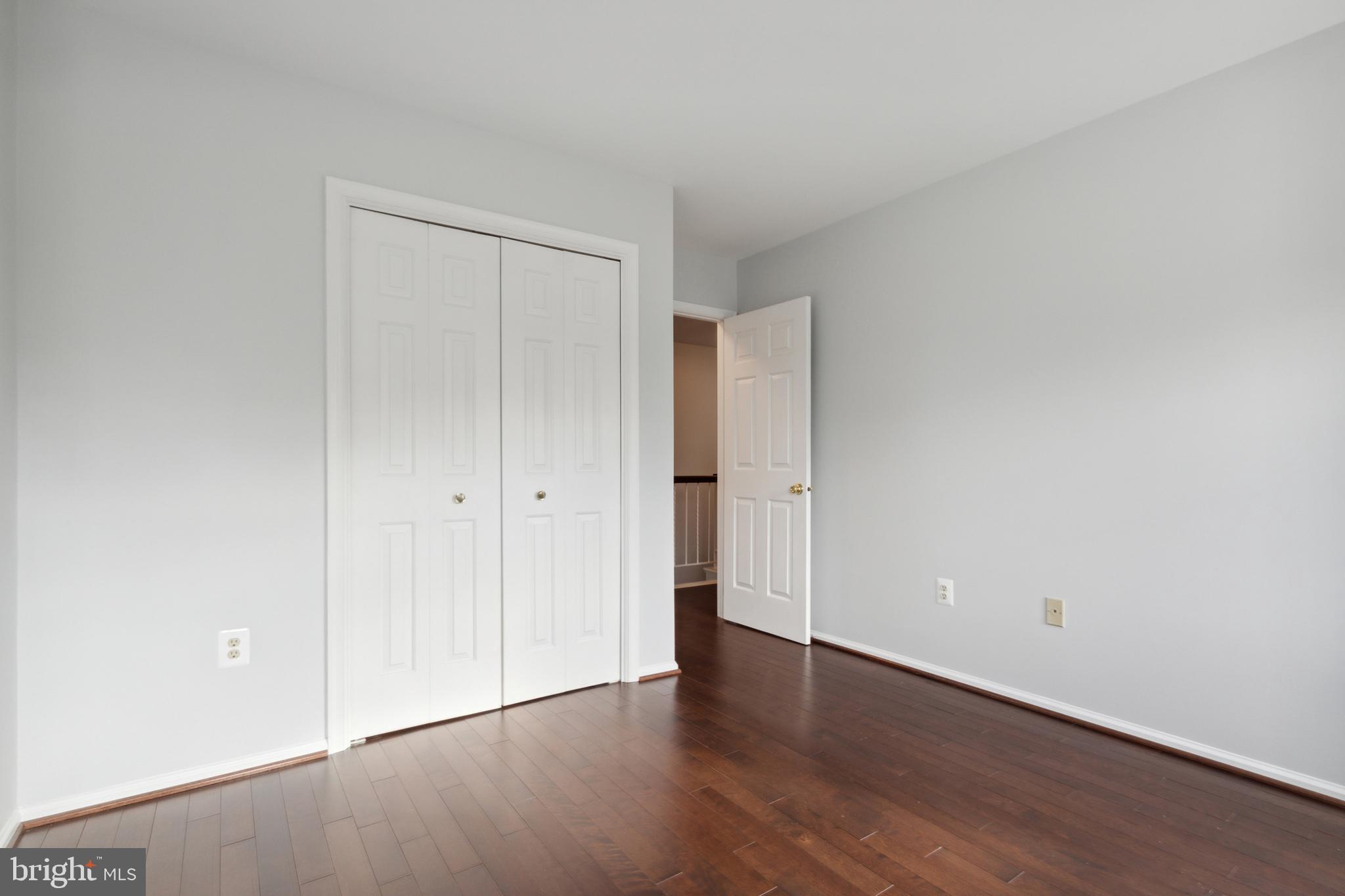 OAK MANOR - Residential