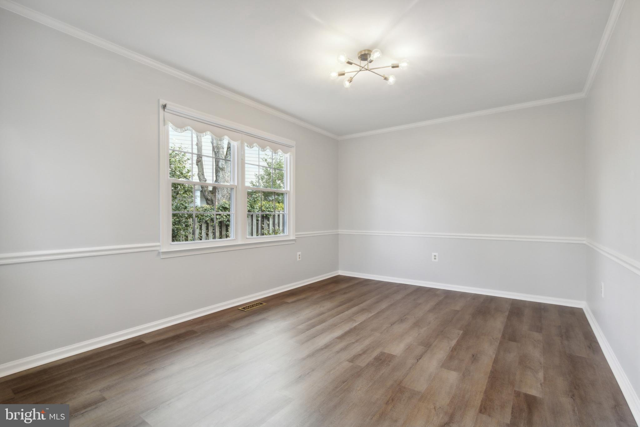 OAK MANOR - Residential