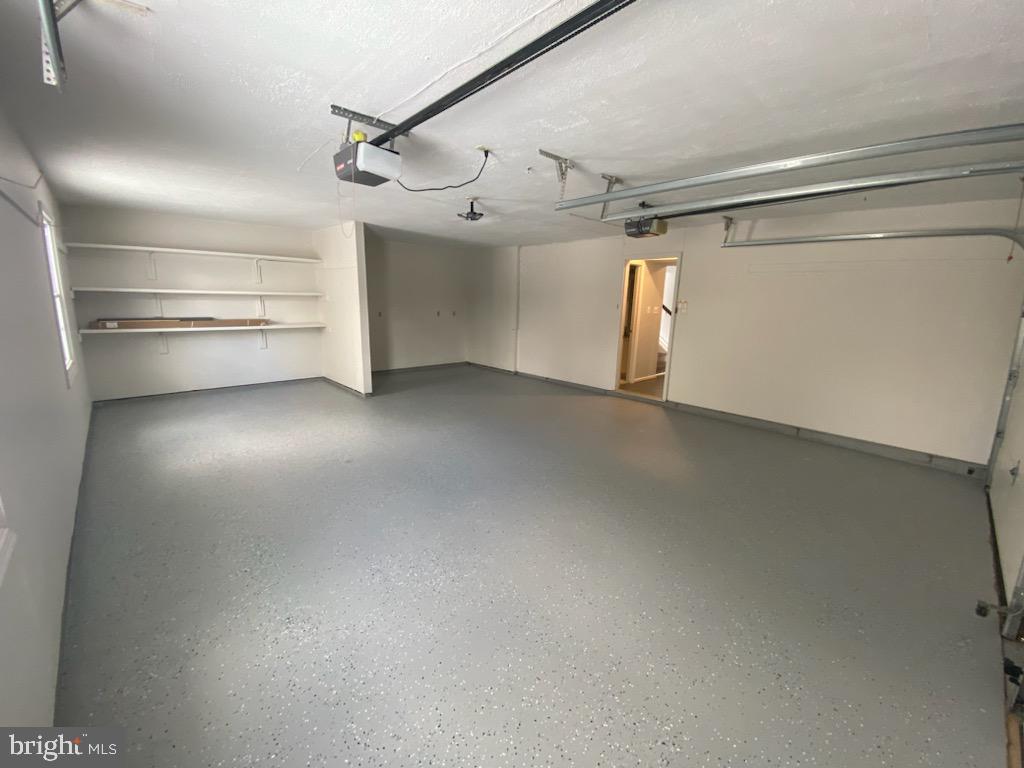 OAK MANOR - Residential