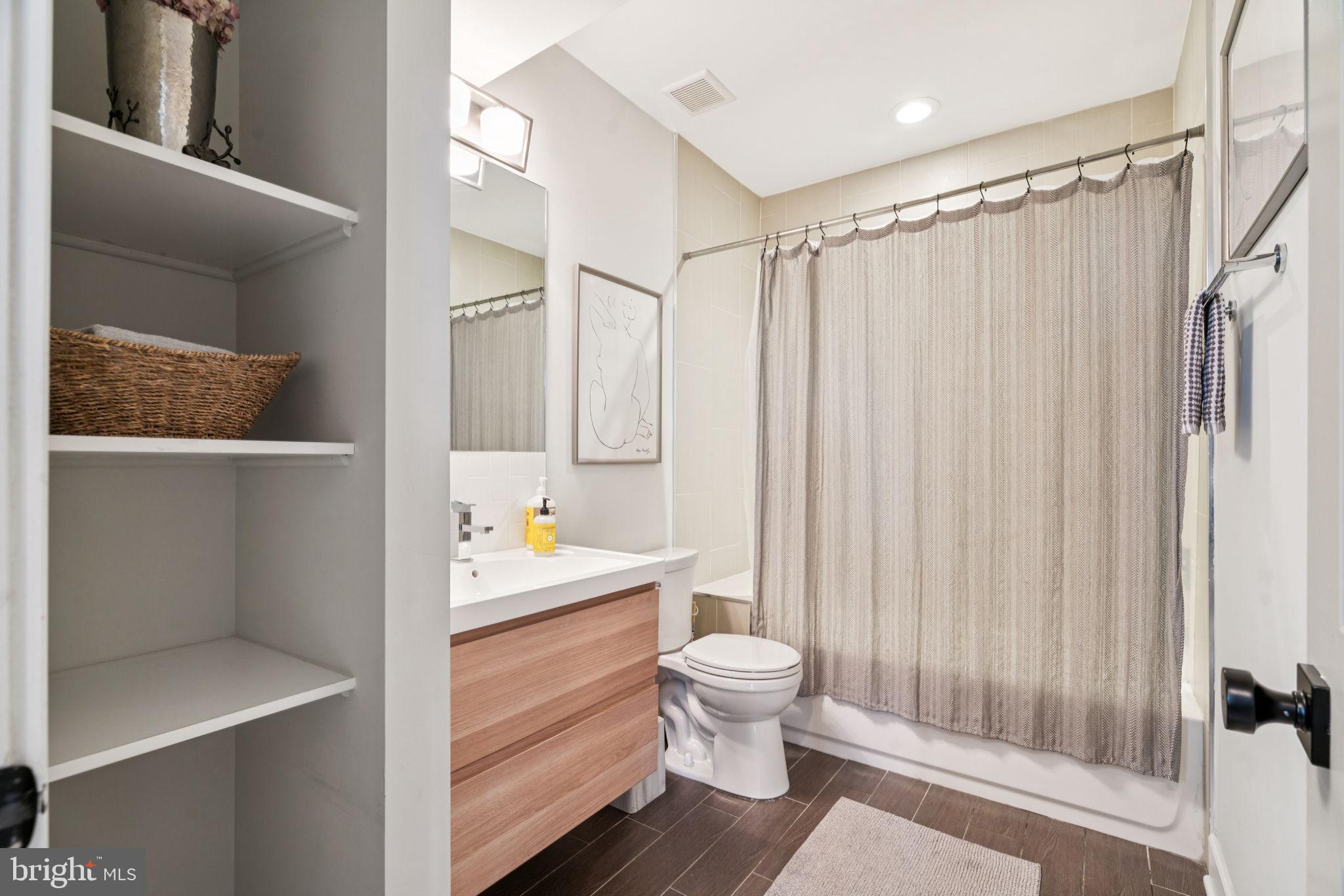 FRANCISVILLE - Residential Lease