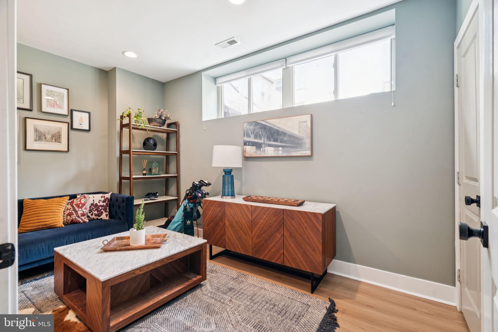 FRANCISVILLE - Residential Lease