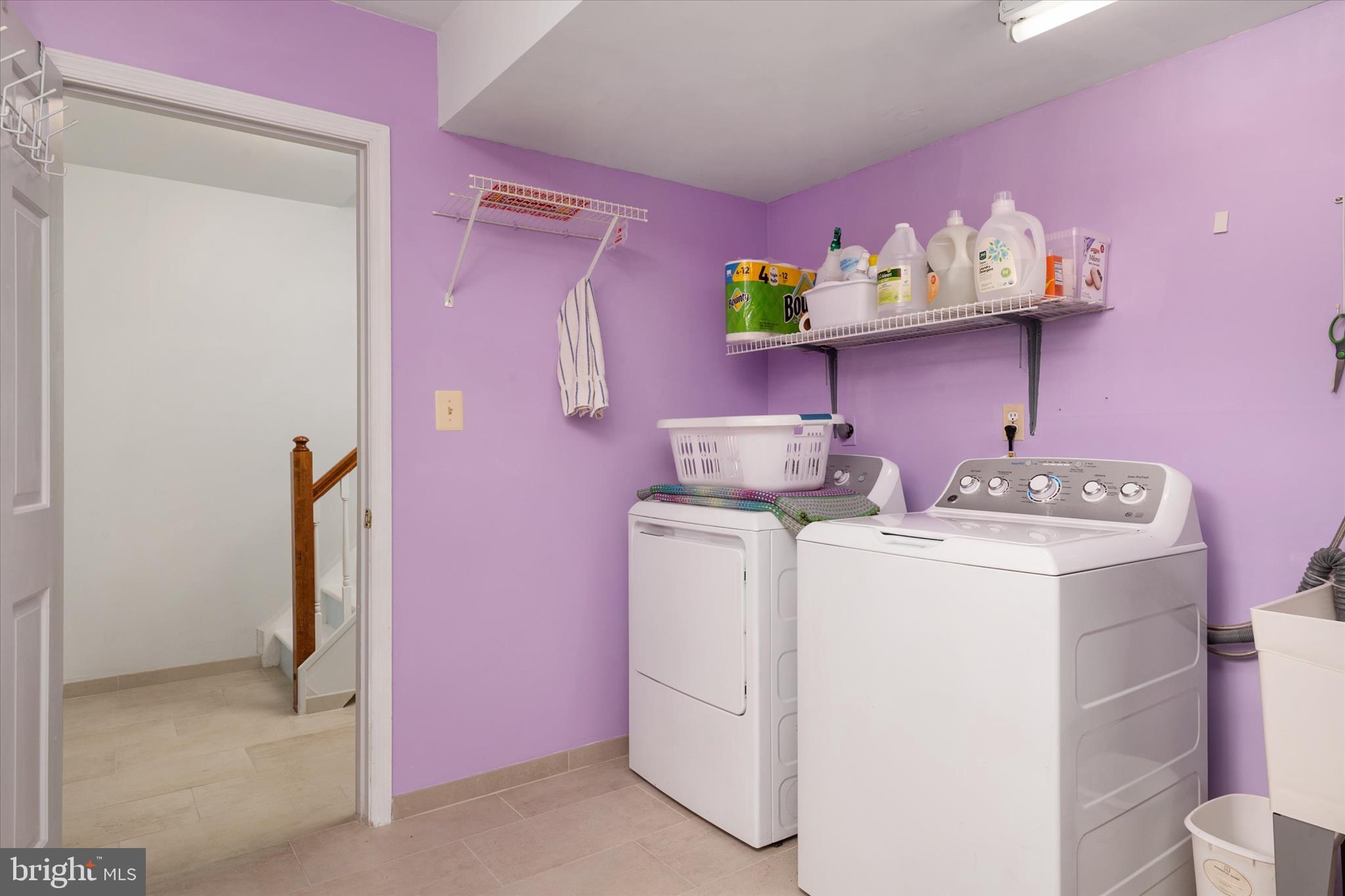 BAY HILLS - Residential