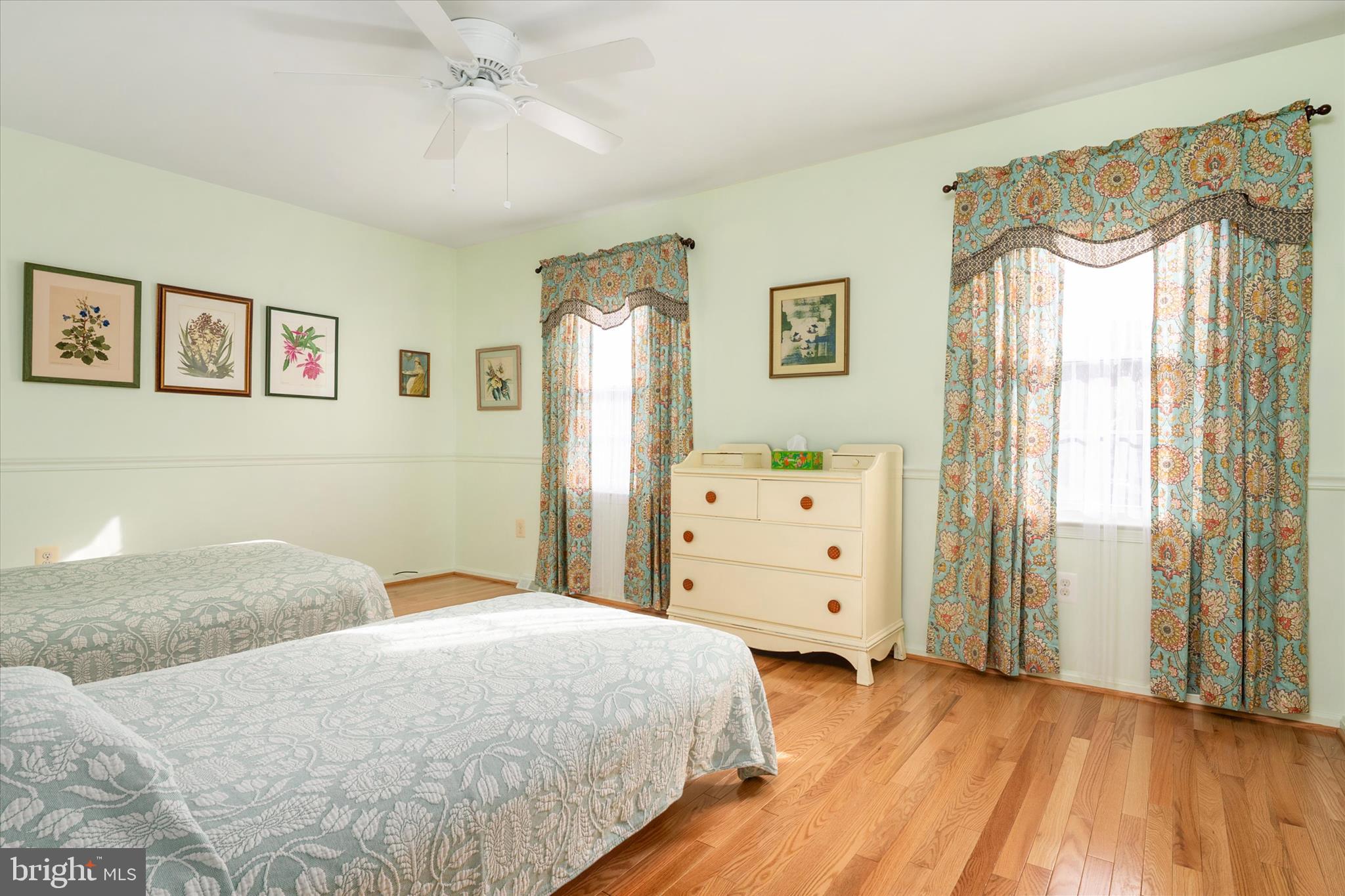 BAY HILLS - Residential