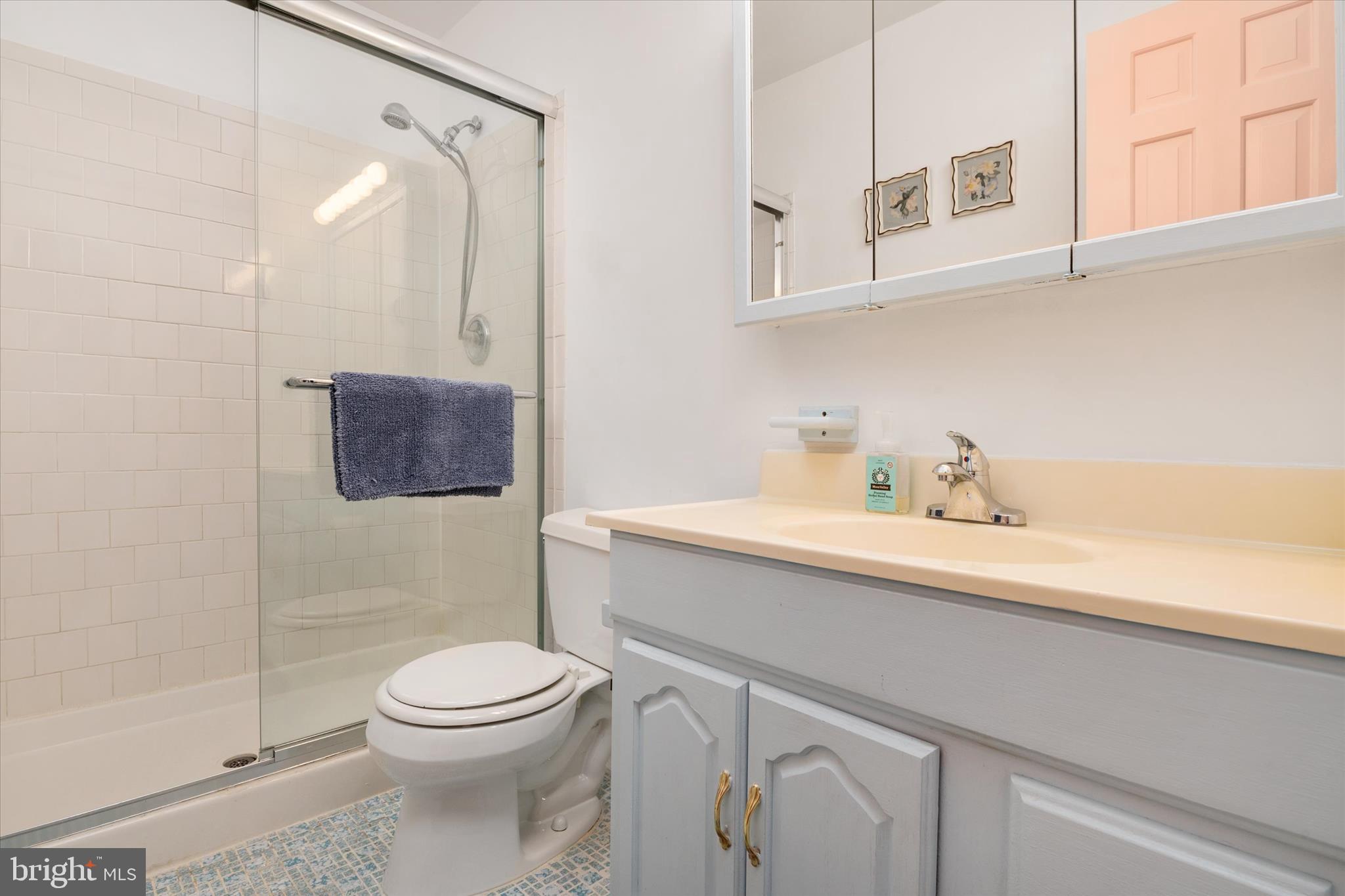 BAY HILLS - Residential