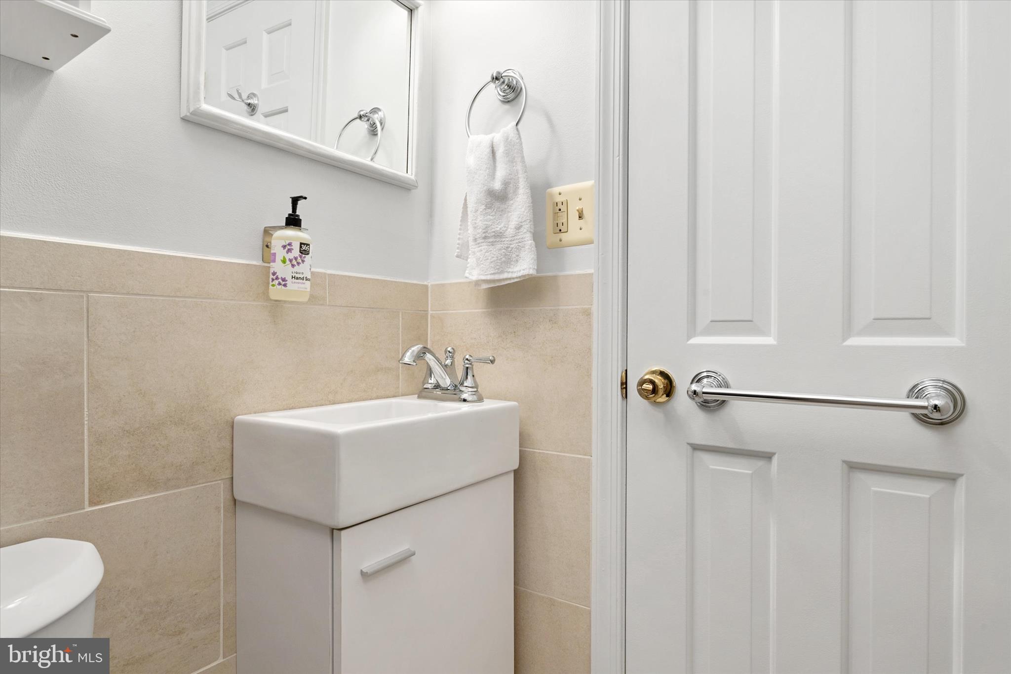 BAY HILLS - Residential