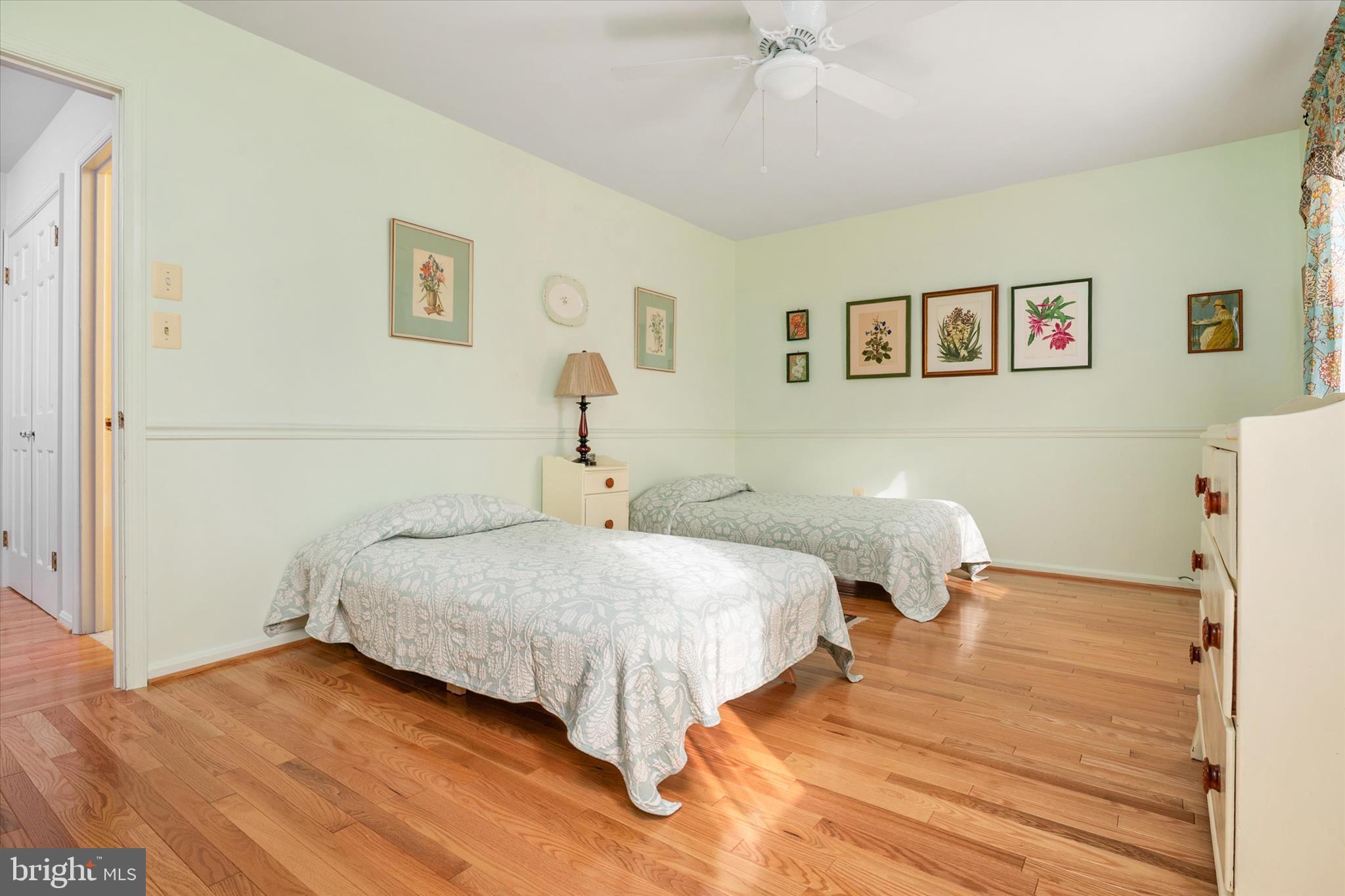 BAY HILLS - Residential