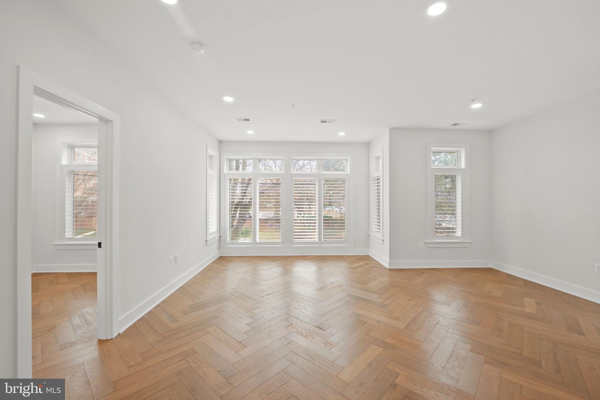 4315 HARRISON STREET NW 5