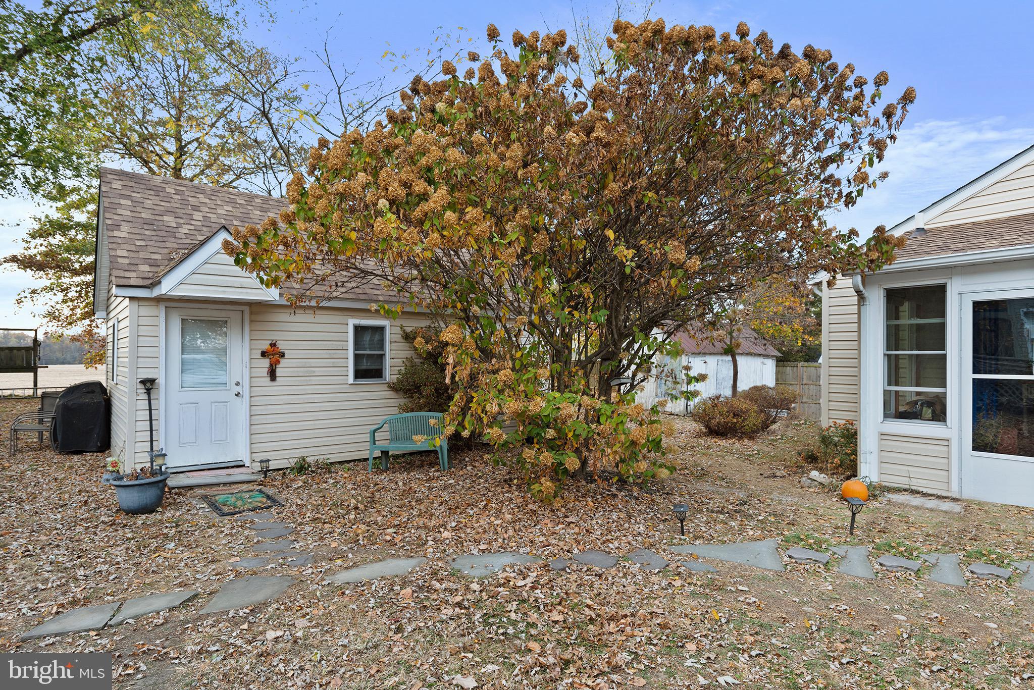 STILL POND - Residential