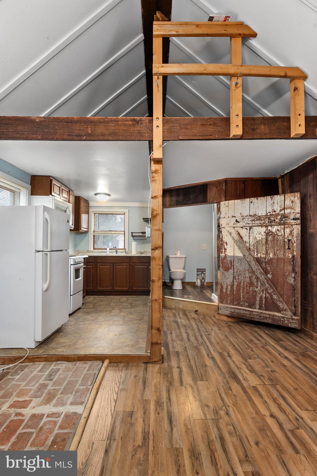 STILL POND - Residential