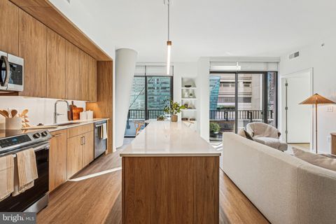 Photo of 4909 Auburn Avenue #904, BETHESDA, MD 20814 (MLS # MDMC2199582)