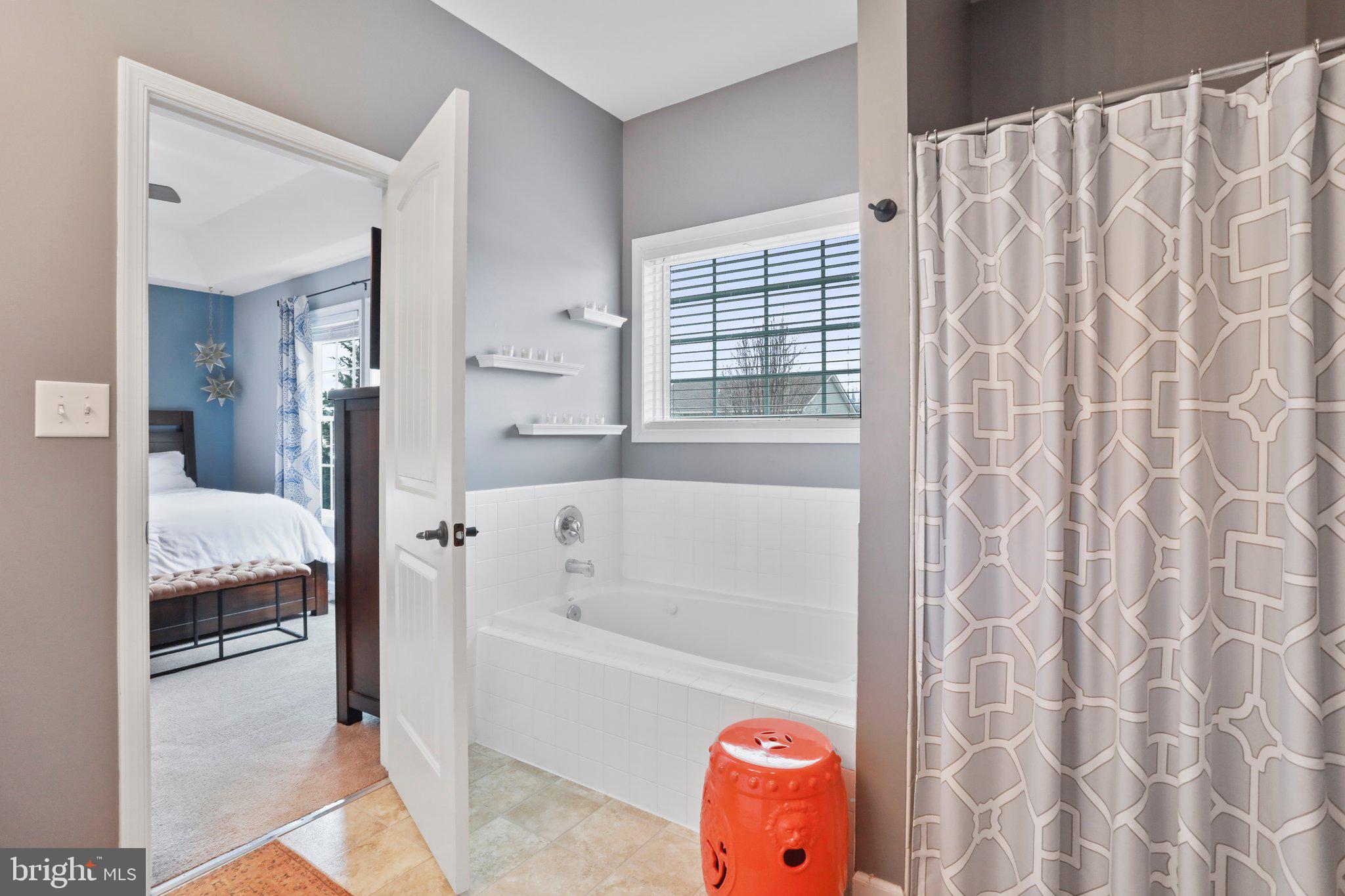 RED HILL - Residential