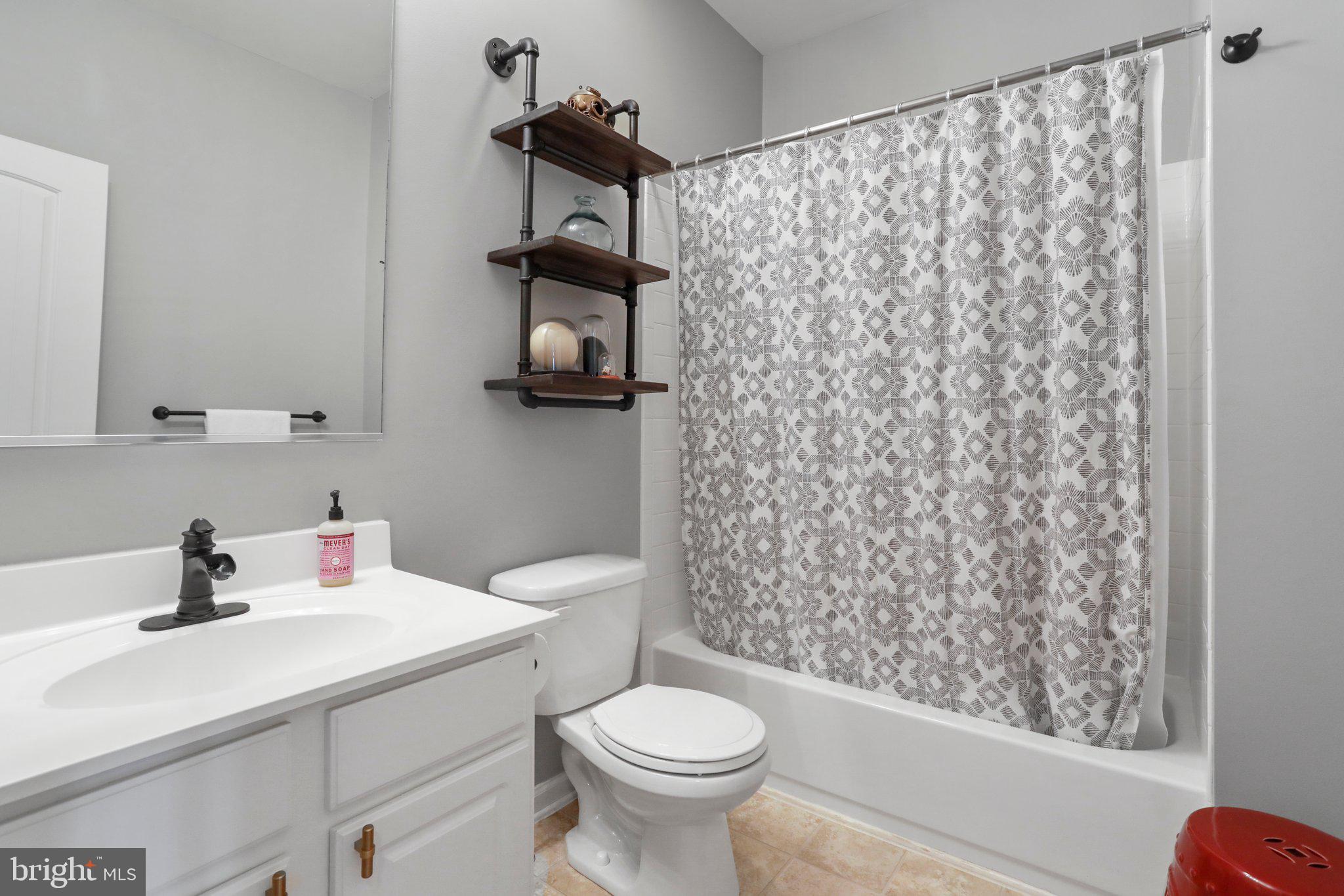 RED HILL - Residential