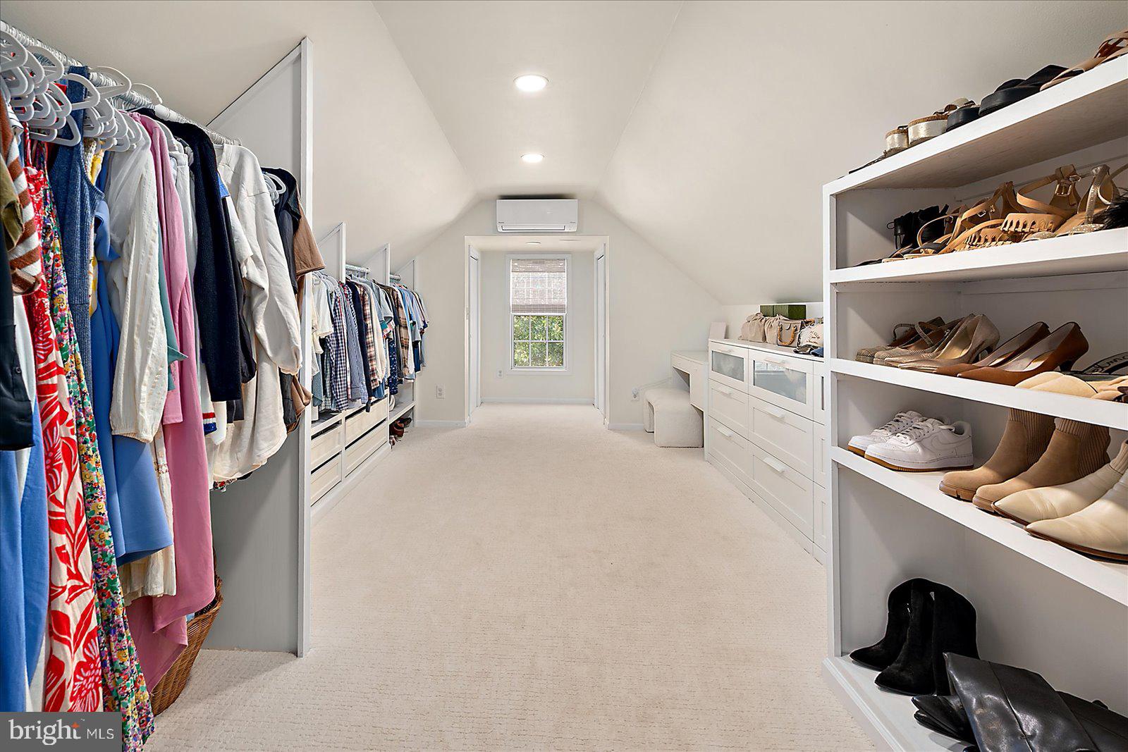 WILLOW CREEK - Residential