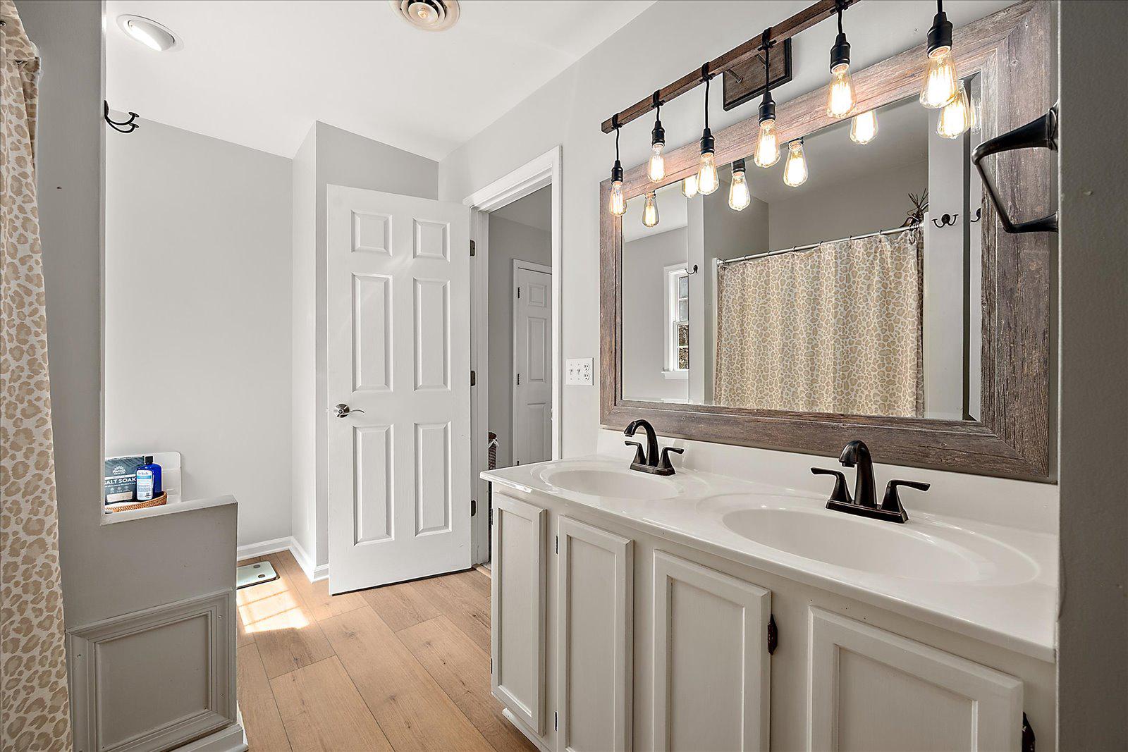 WILLOW CREEK - Residential