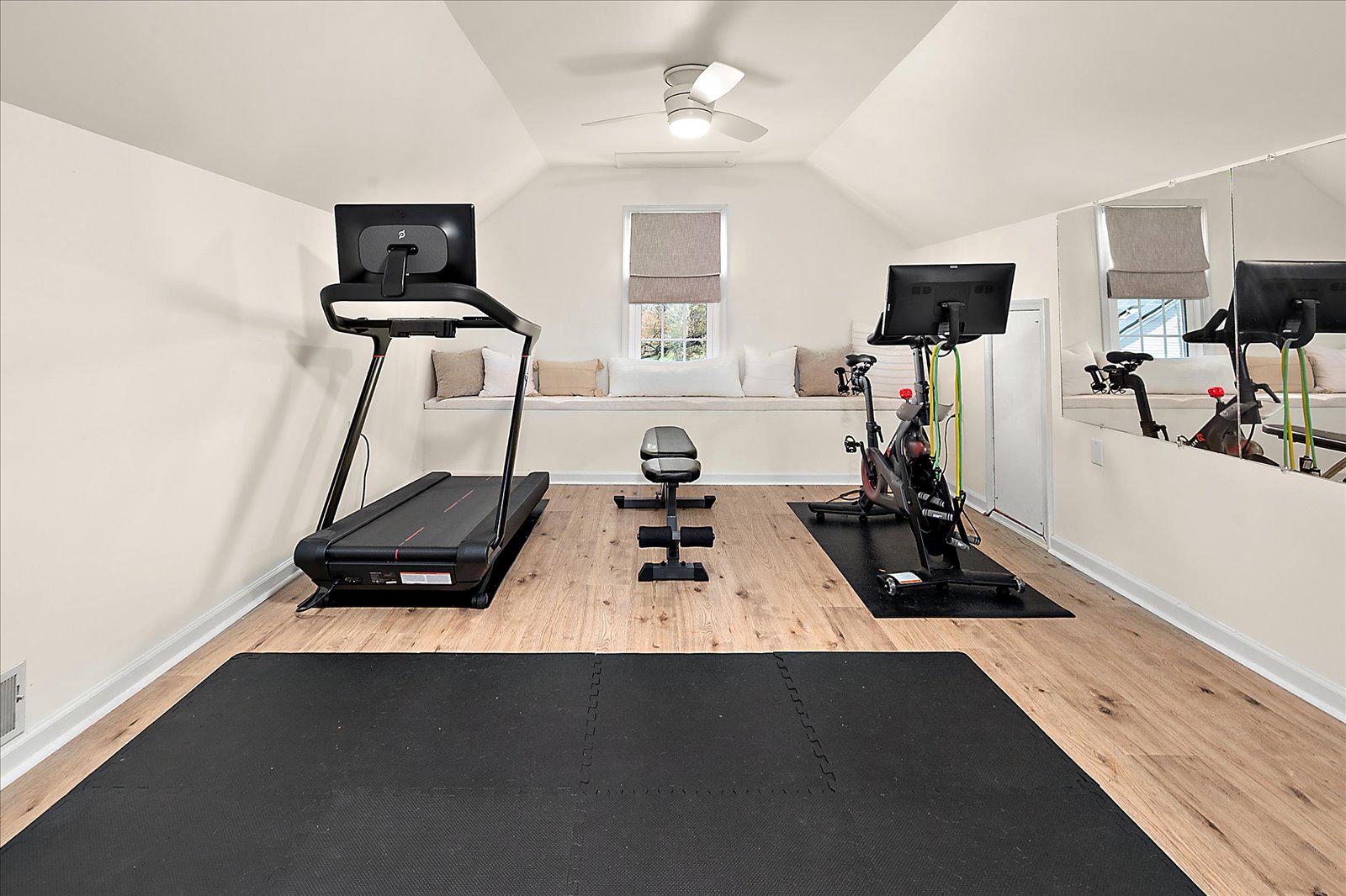 WILLOW CREEK - Residential