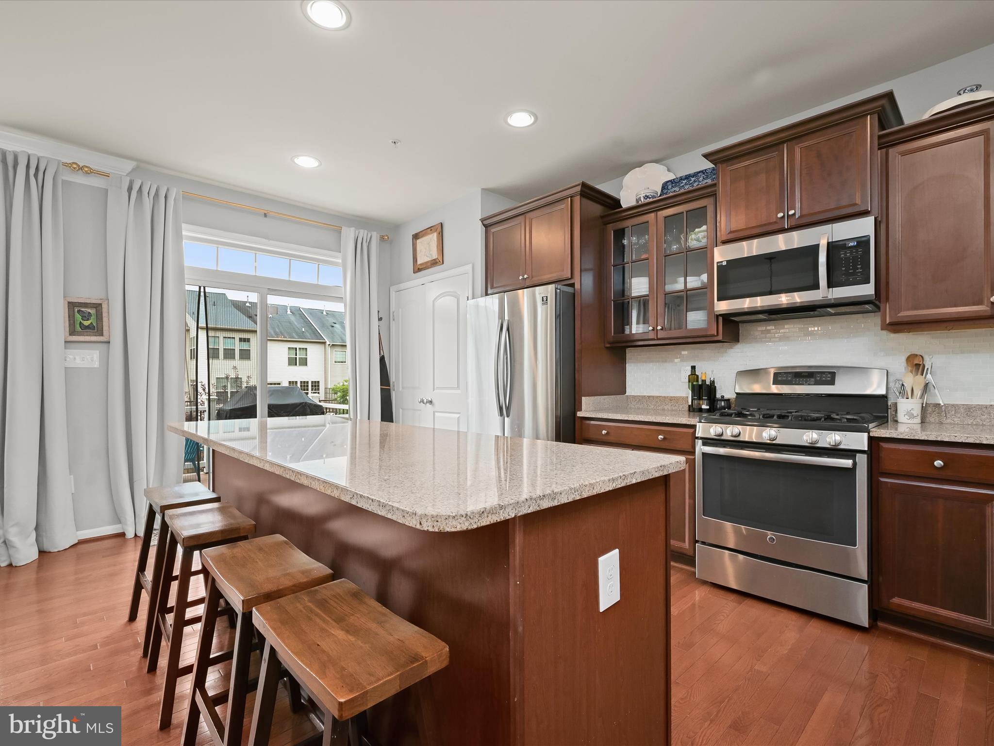 876 NANCY LYNN LANE