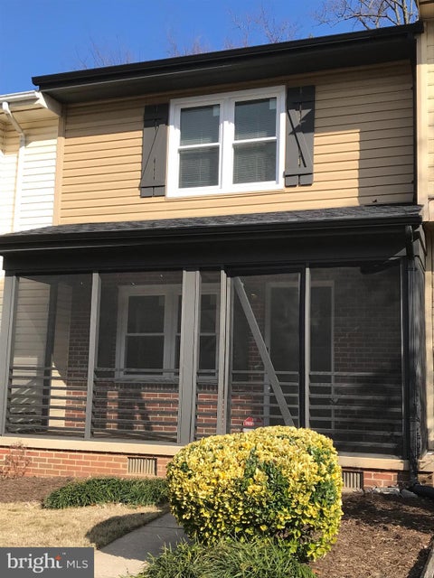 Townhouse For Rent - 107 N Church Street<br/> CHARLES TOWN, WV 25414