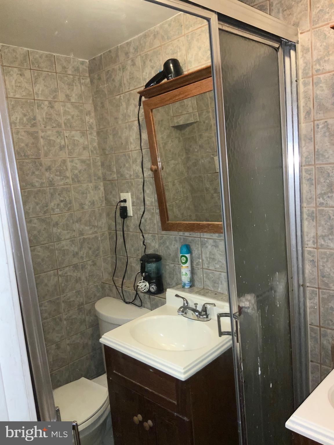 CLINTON WOODS - Residential