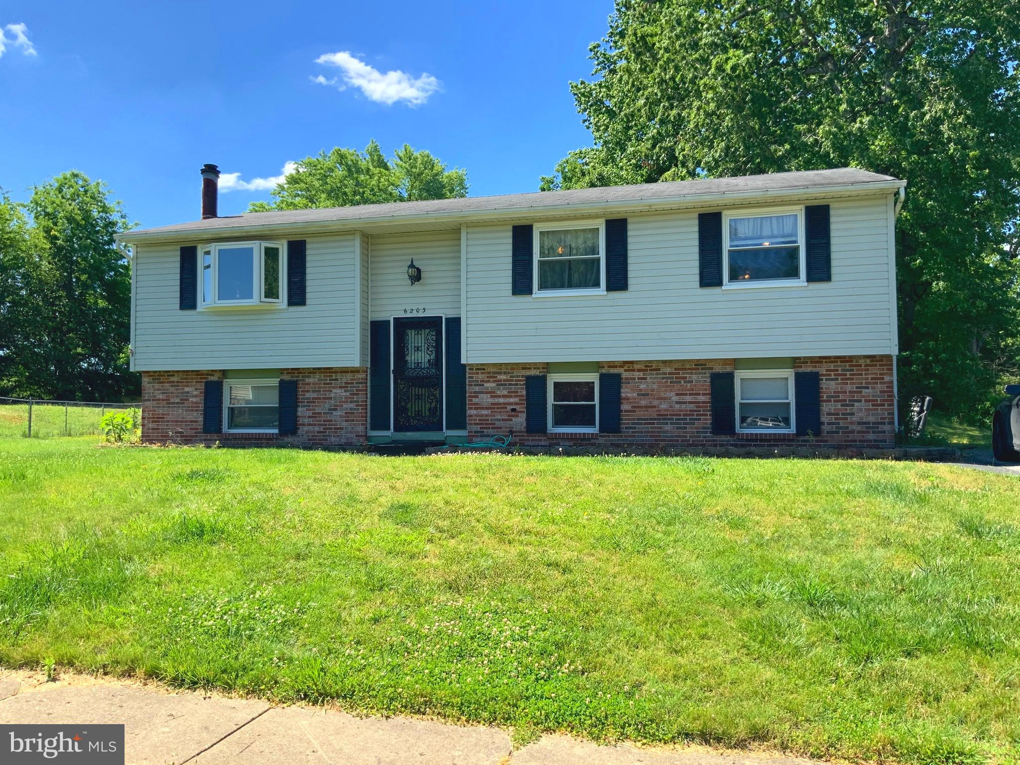 CLINTON WOODS - Residential