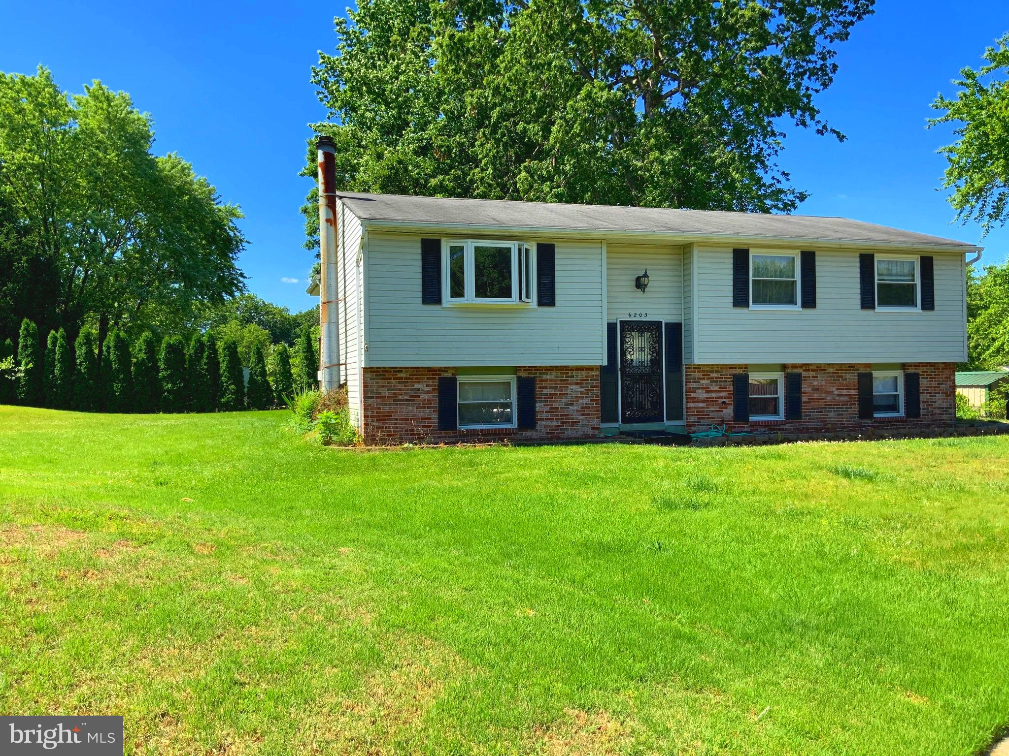 CLINTON WOODS - Residential