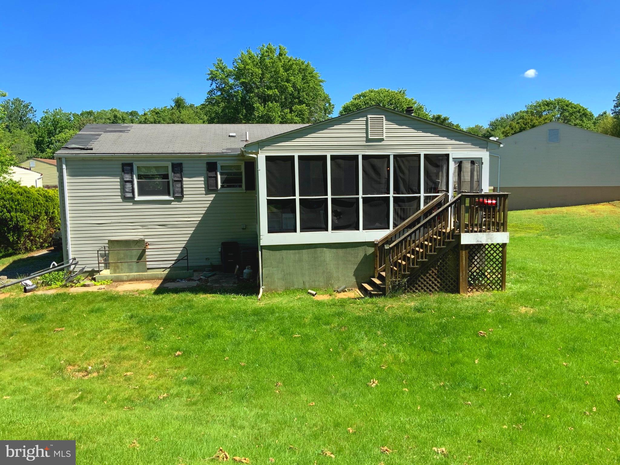 CLINTON WOODS - Residential