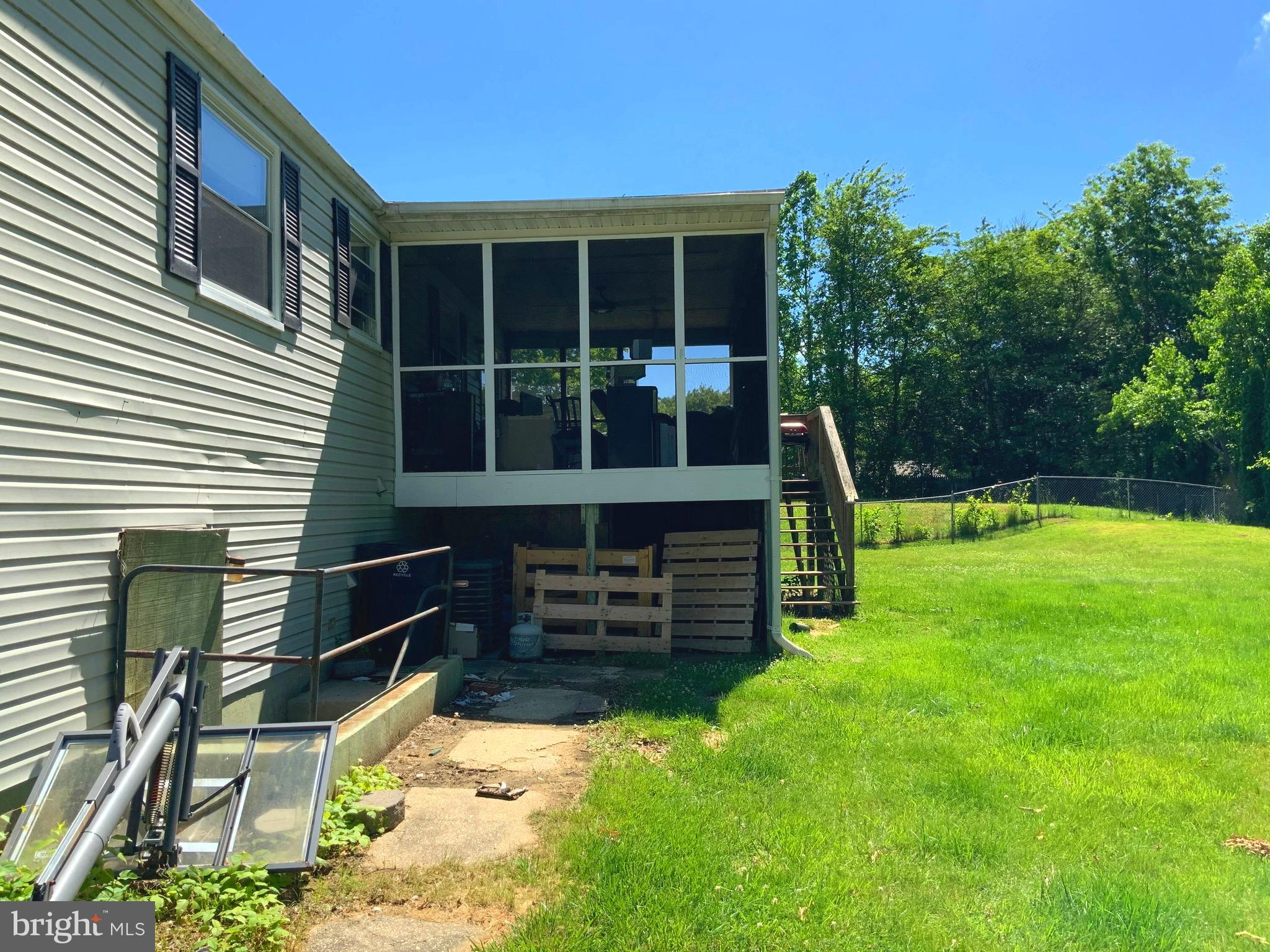 CLINTON WOODS - Residential