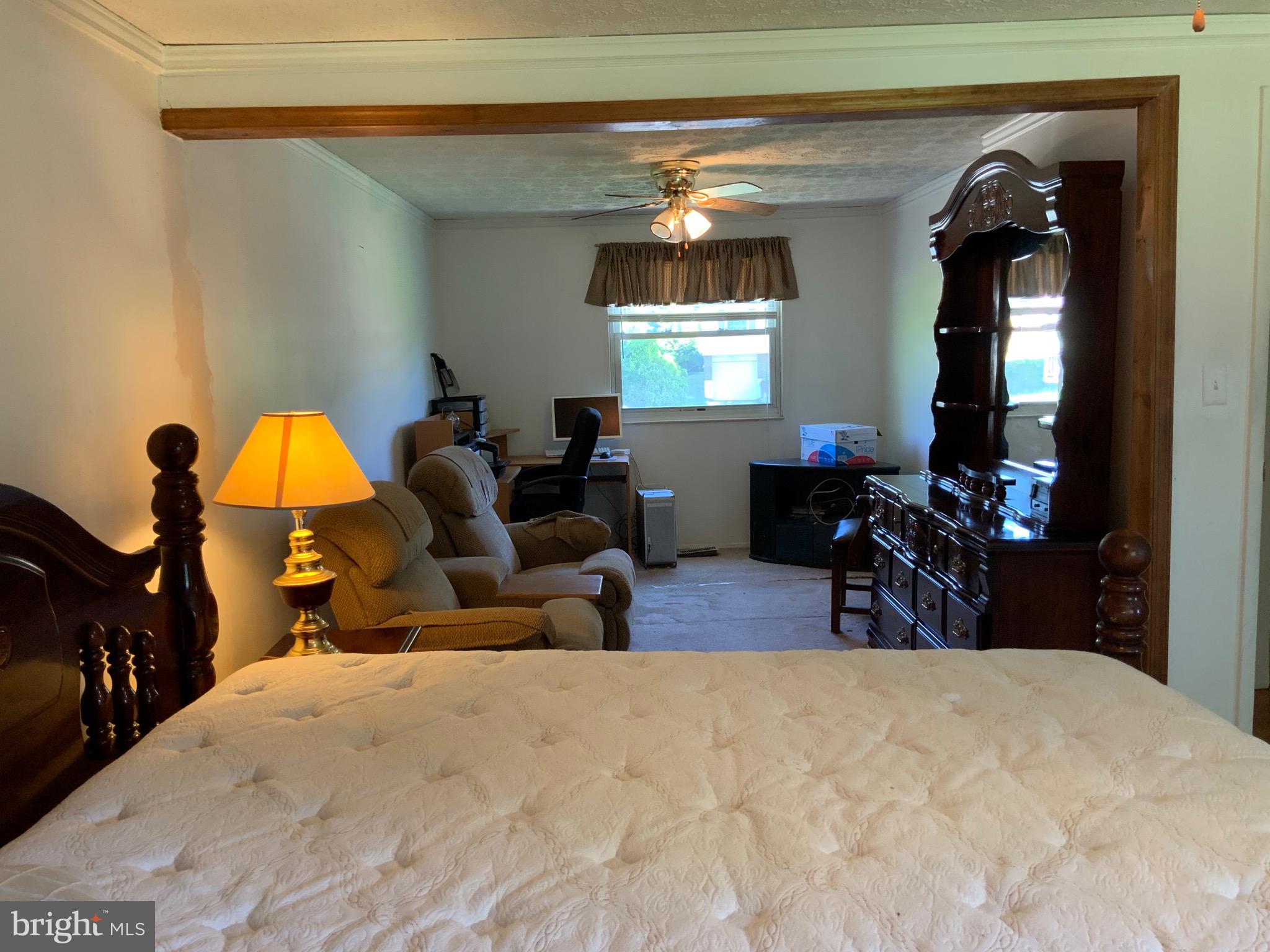 CLINTON WOODS - Residential