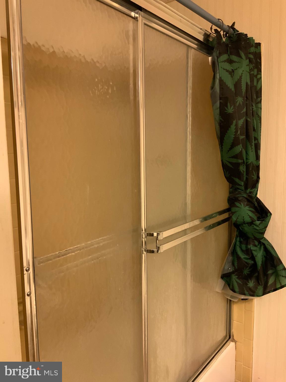 CLINTON WOODS - Residential