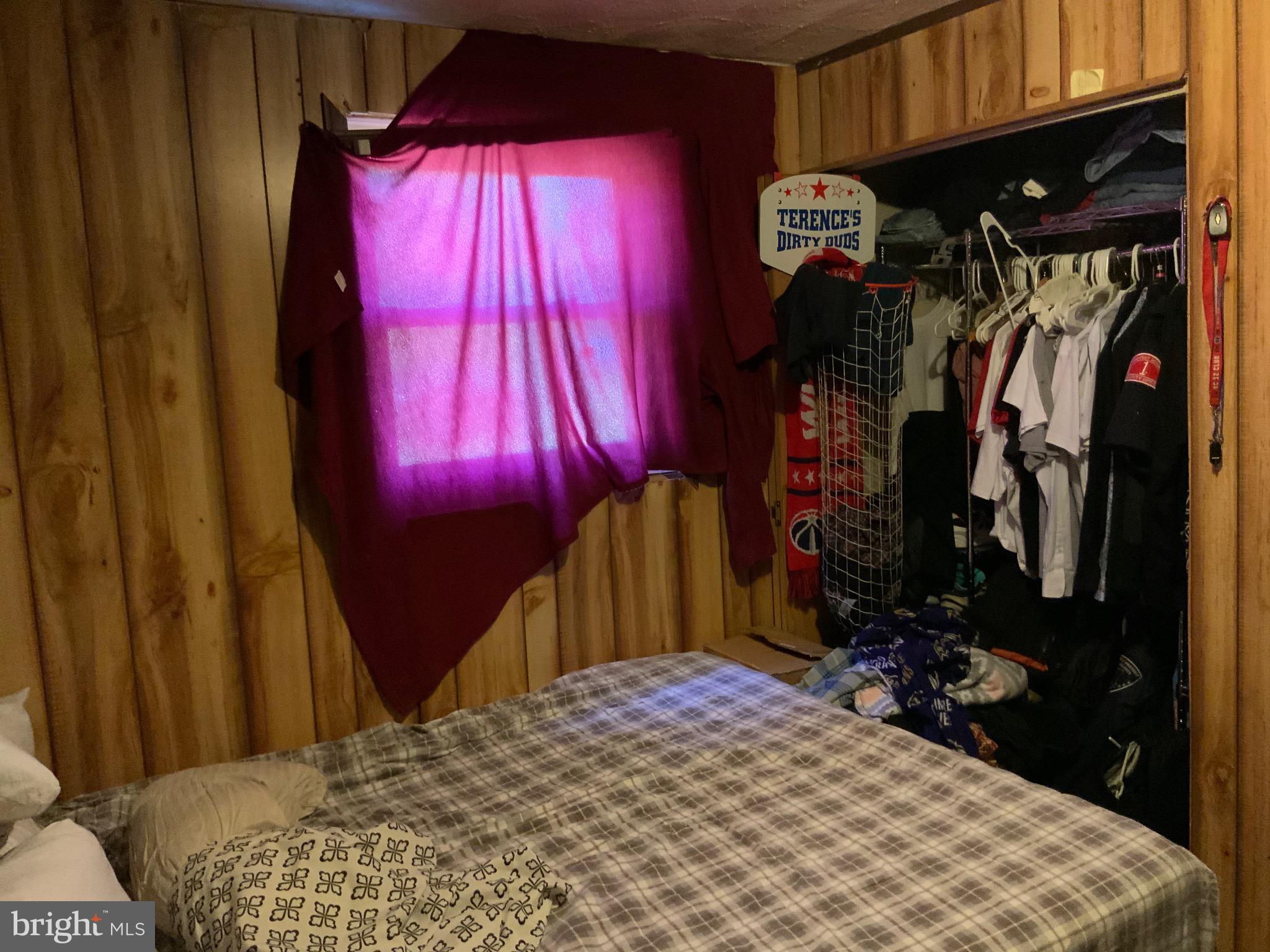 CLINTON WOODS - Residential