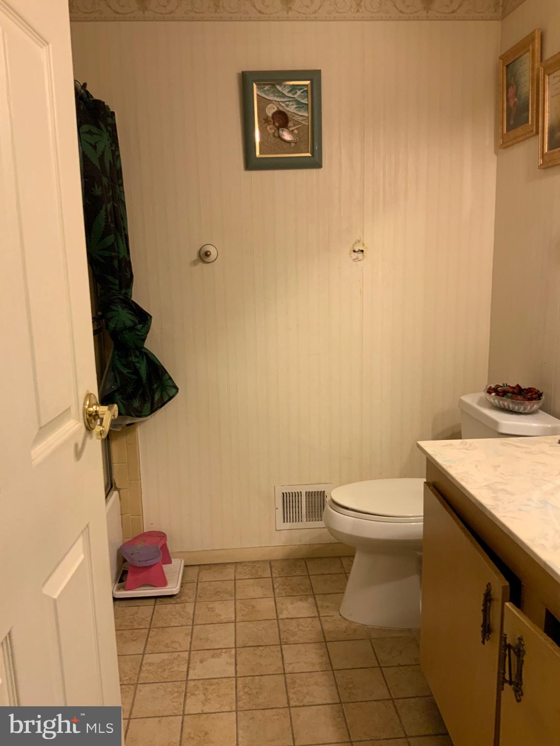 CLINTON WOODS - Residential