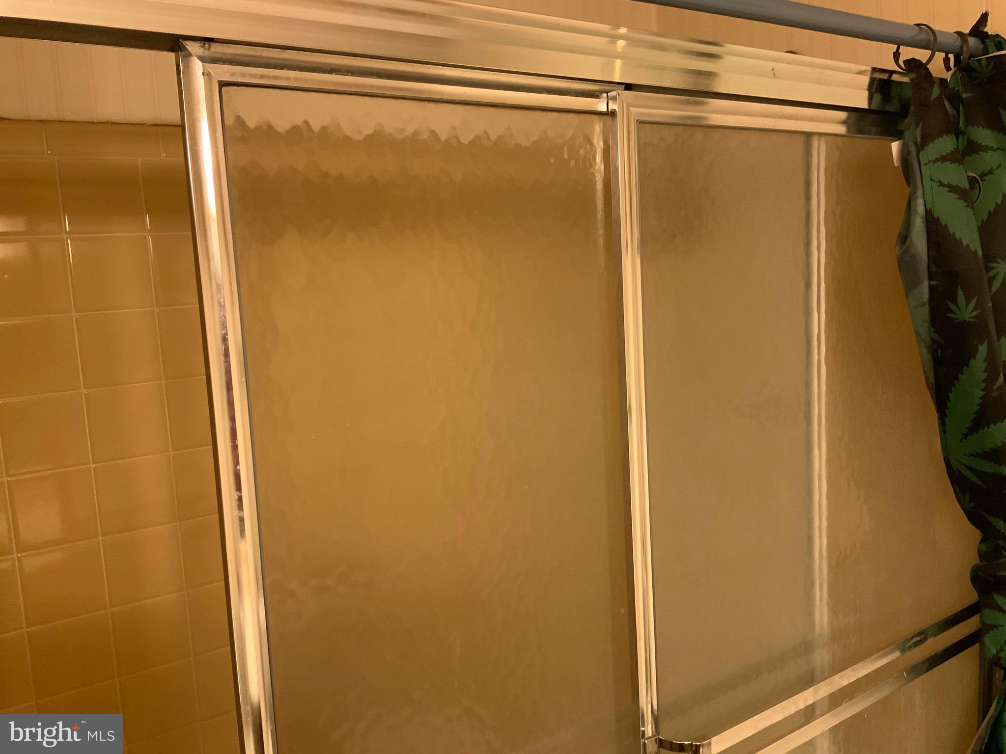 CLINTON WOODS - Residential