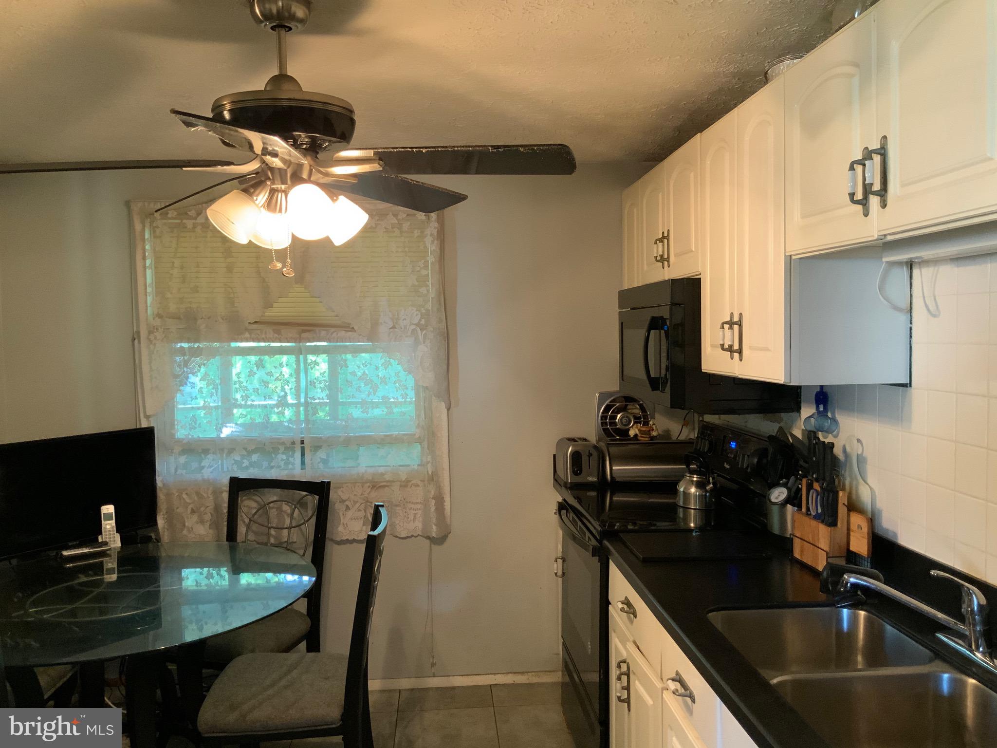 CLINTON WOODS - Residential