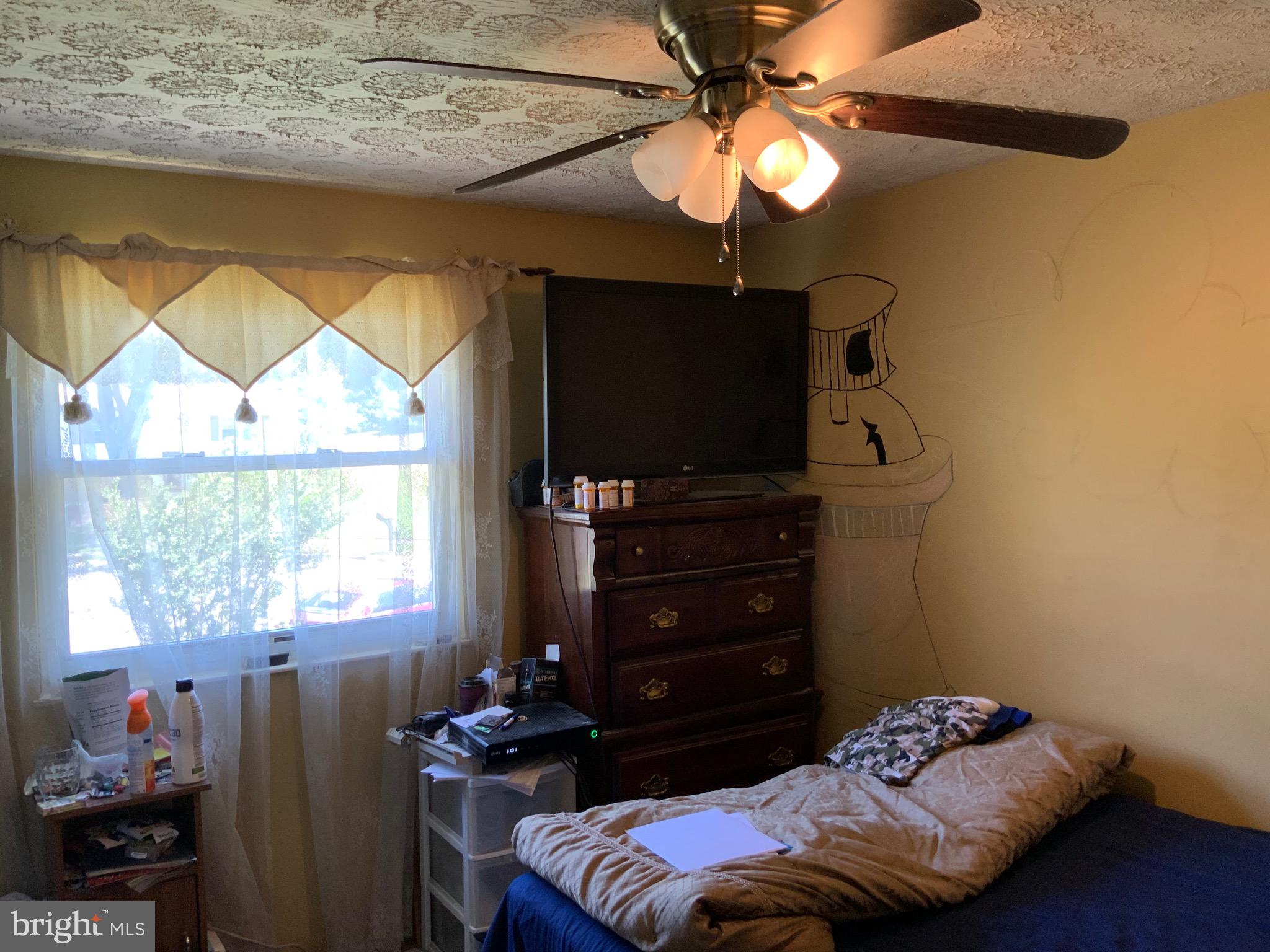 CLINTON WOODS - Residential