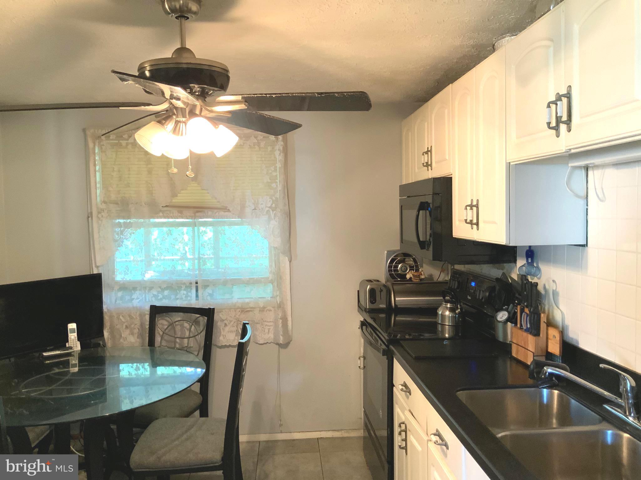 CLINTON WOODS - Residential