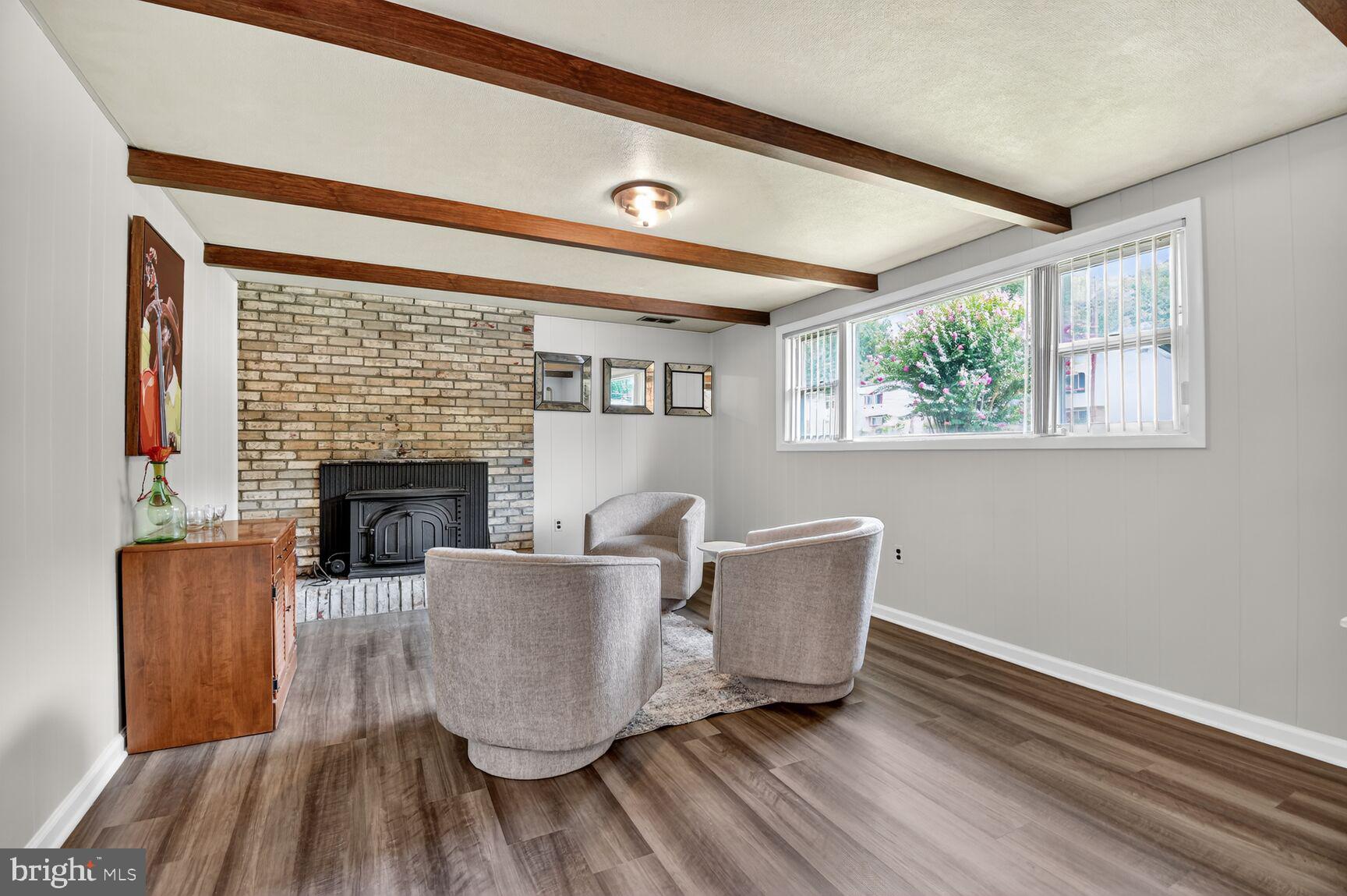 ROSECROFT PARK - Residential Lease