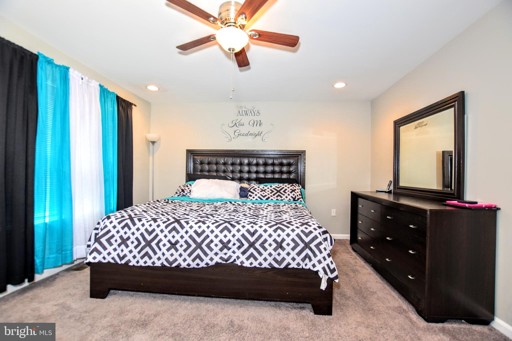 WILLOUGHBY WOODS - Residential