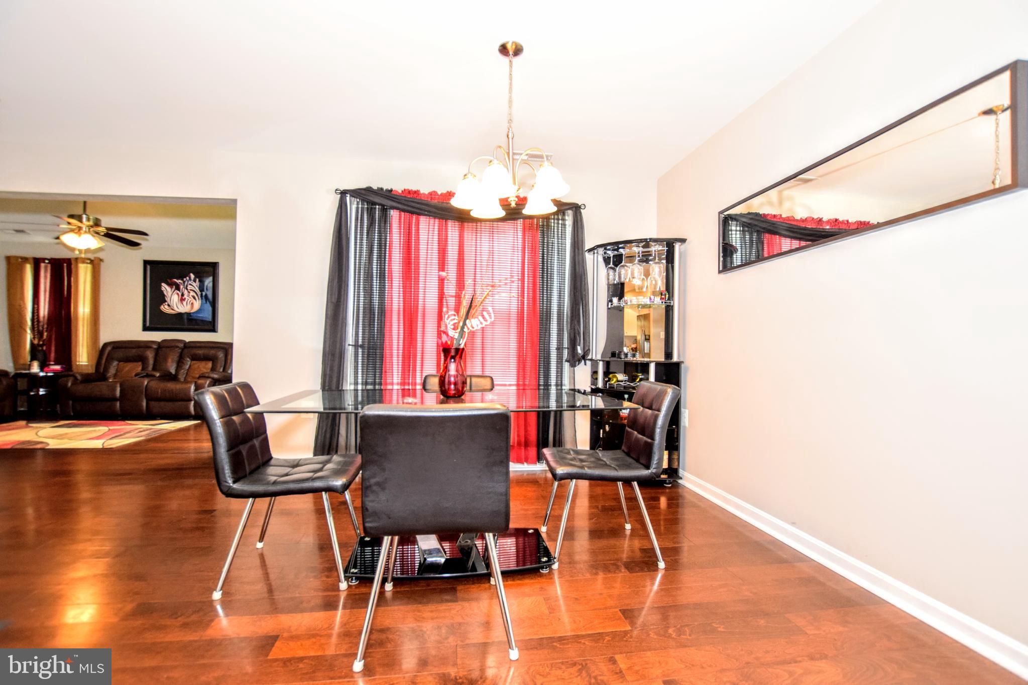 WILLOUGHBY WOODS - Residential