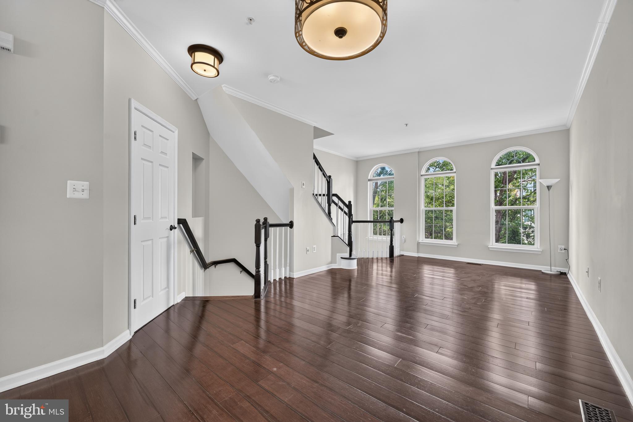 932 HARRISON CIRCLE