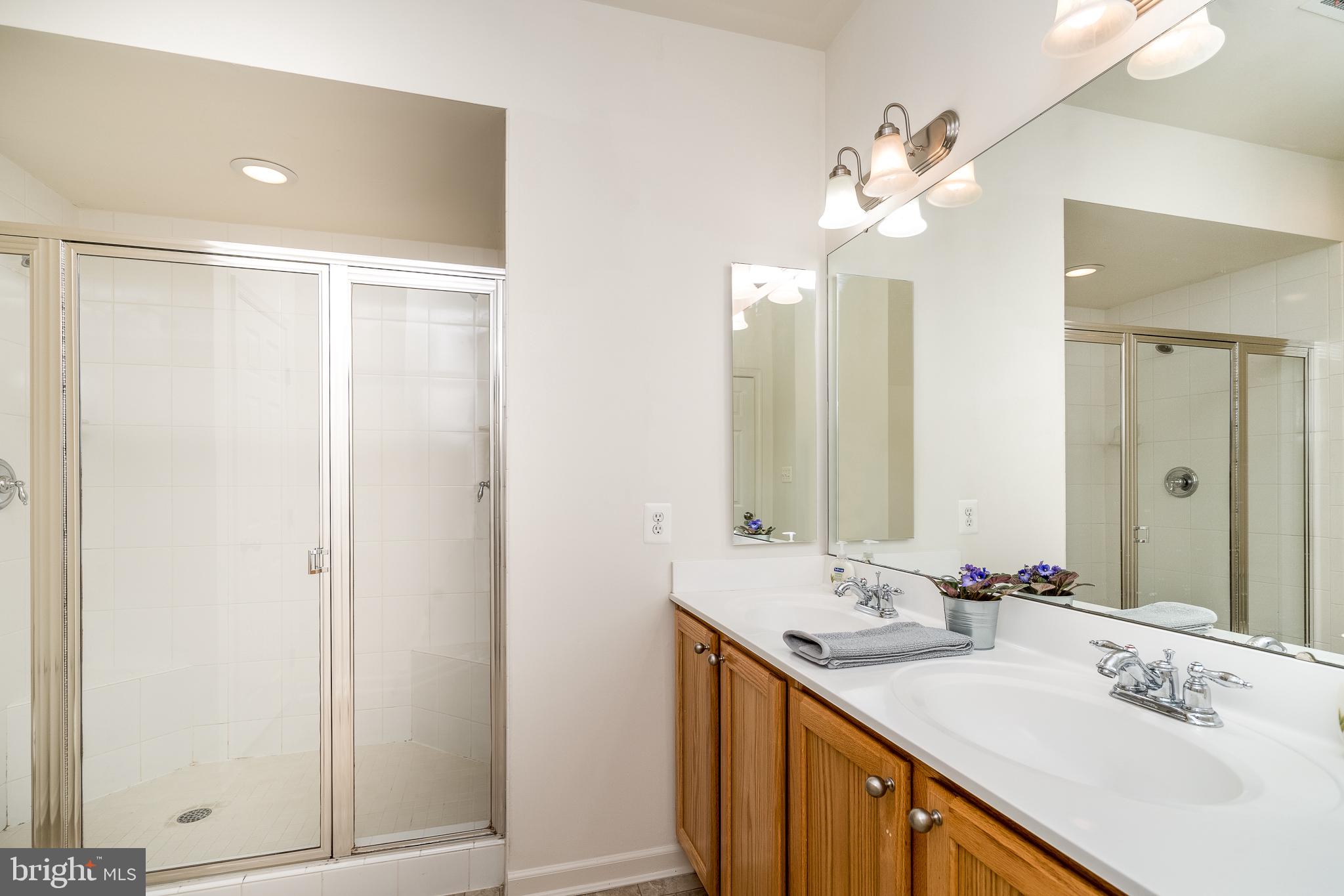 ELKRIDGE CROSSING - Residential