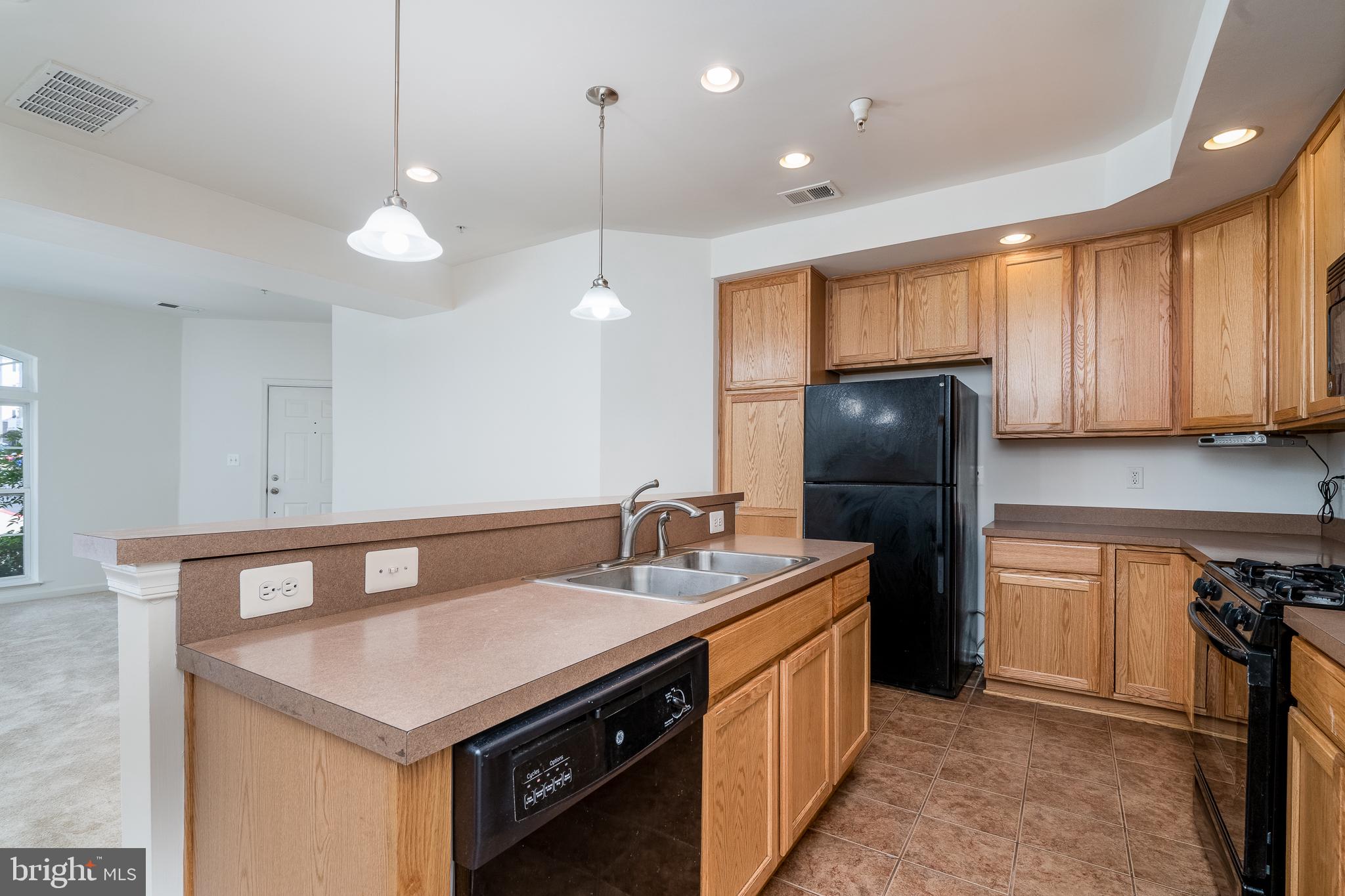 ELKRIDGE CROSSING - Residential